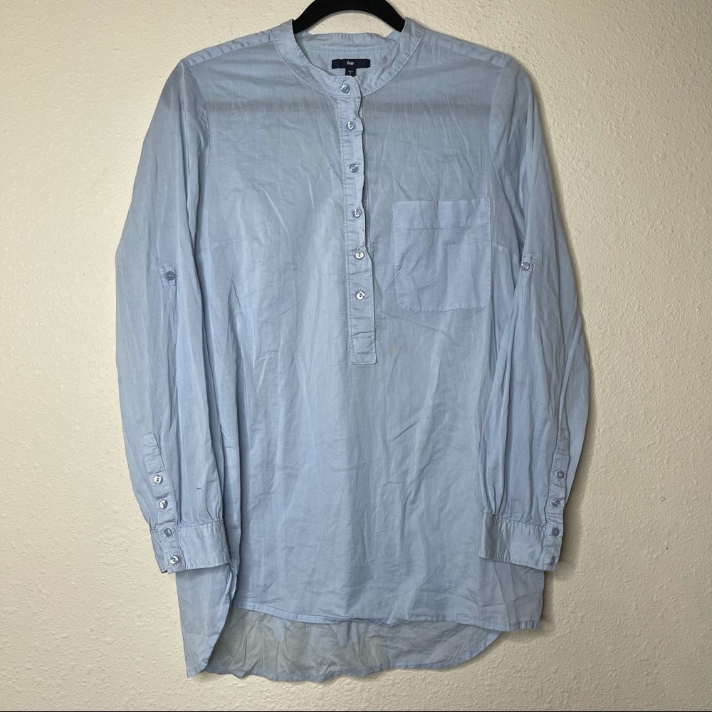 GAP Blue Button Down Chambray Shirt